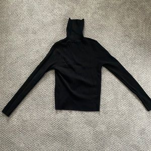 Zara Black Turtle Neck cropped sweater